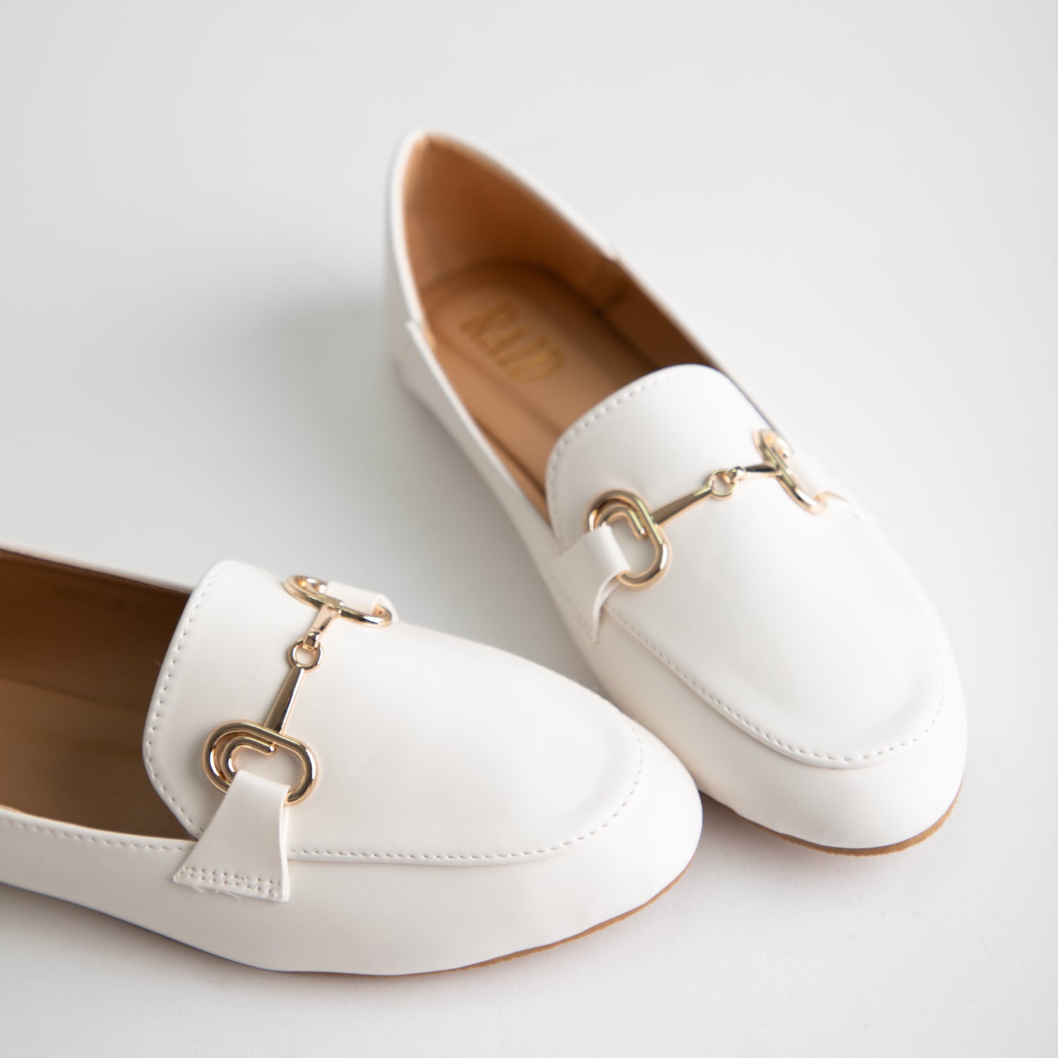 RAID Amiela Flat Shoes in Cream