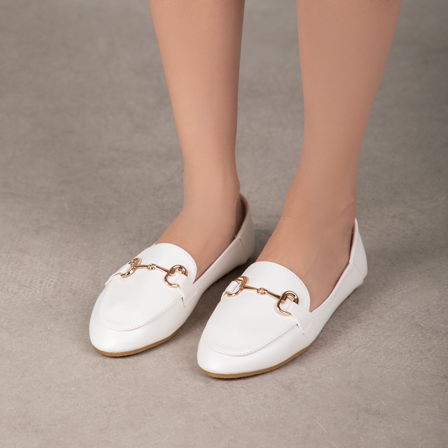 RAID Amiela Flat Shoes in Cream